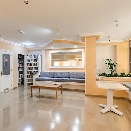 Apartamento Aircon Lovely 2 Bedroom Close To Ocean