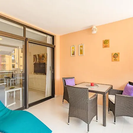 Apartment Aircon Lovely 2 Bedroom Close To Ocean