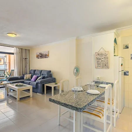 Aircon Lovely 2 Bedroom Close To Ocean アパート プエルト・デ・サンティアゴ